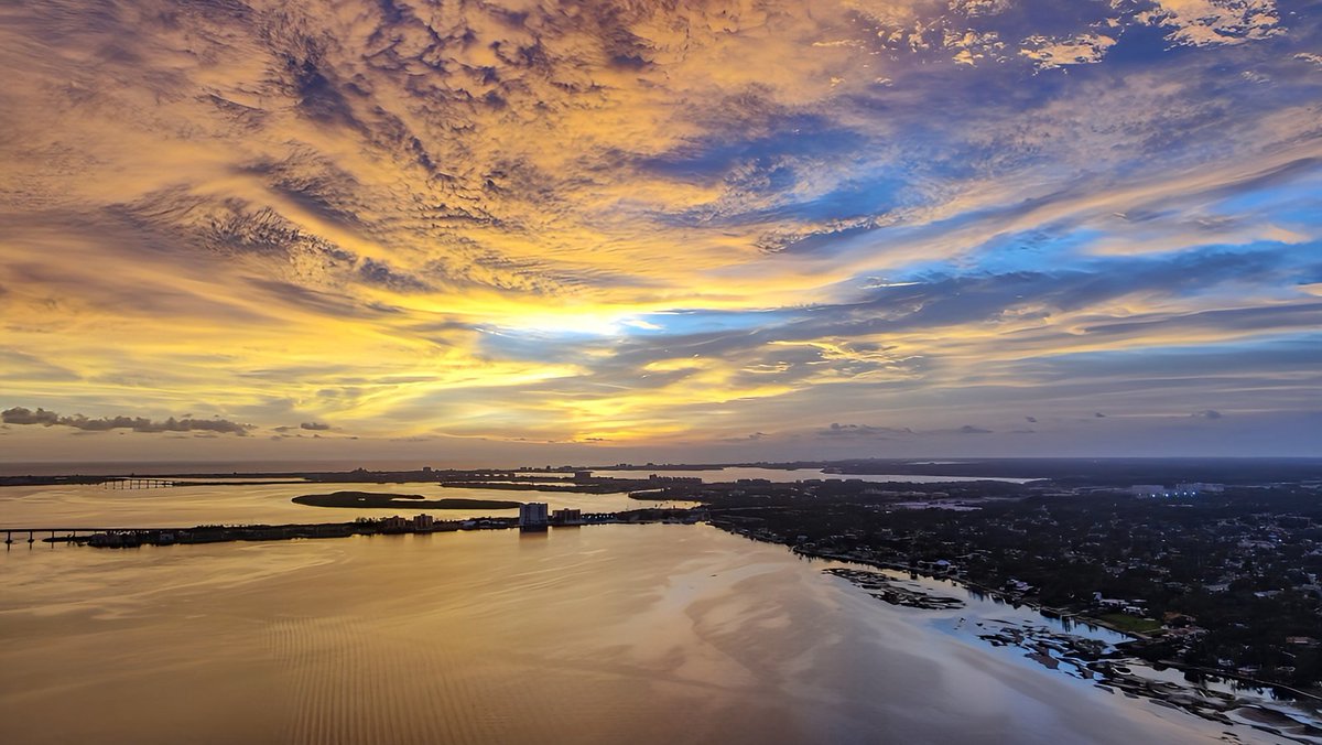 weatherbryan's tweet image. Tonight's Sunset was Amazing!
🔆🔆🔆🔆🔆 (Five out of five Suns)