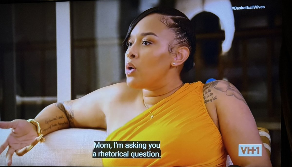 Stacey_monamour's tweet image. Jackie just gave Chantelle the floor in her hotel room to say why their relationship is not good and she couldn’t say anything! She could’ve thrown Jackie under the bus and told what her mom did to her.. and get didn't 🤔 #BasketballWives