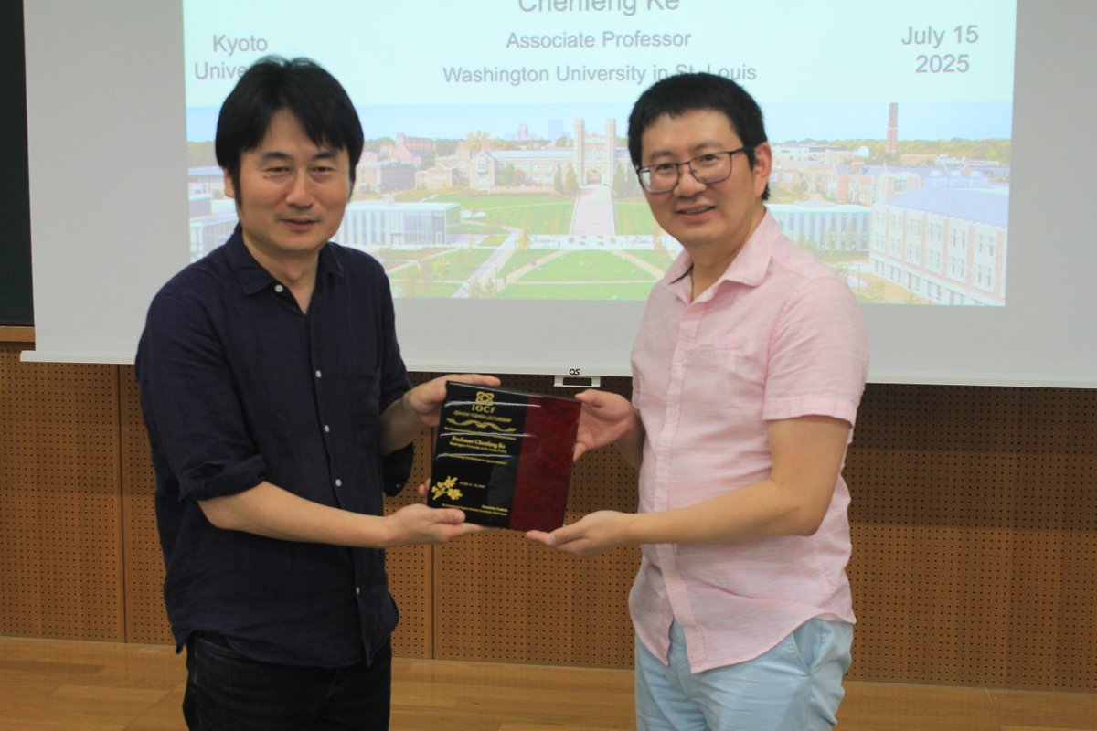 OgoshiTomoki's tweet image. Great to have Prof. Chenfeng Ke (Washington University in St. Louis) at Kyoto Univ. as a Zen-ichi Yoshida Lectureship IOCF speaker. Thanks Chenfeng, super cool 3D-printing materials based on supramolecular chemistry!