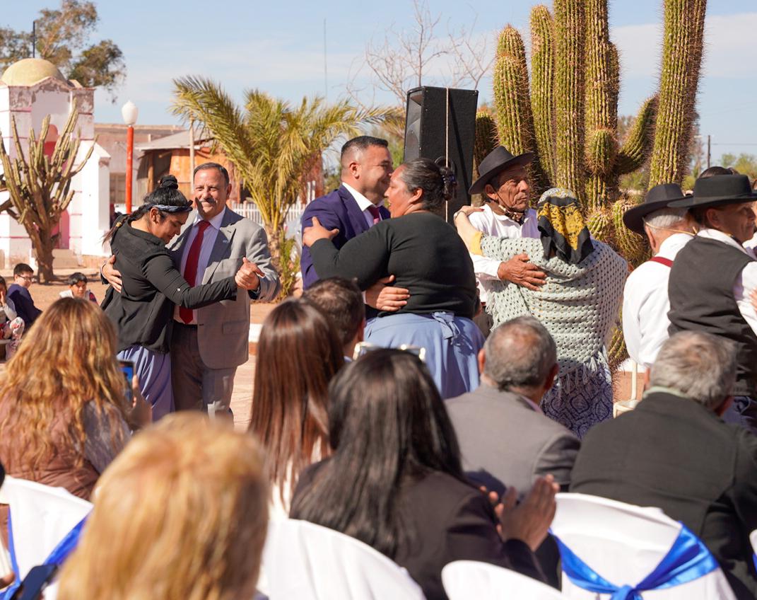 QuintelaRicardo's tweet image. Así compartimos con la gente un nuevo aniversario de Patquía.
La grandeza de este pueblo se forja día a día gracias al espíritu de lucha, la fortaleza y la calidez de su gente, marcada por la historia del ferrocarril y la grandeza de esta tierra.
Que este aniversario sea un…