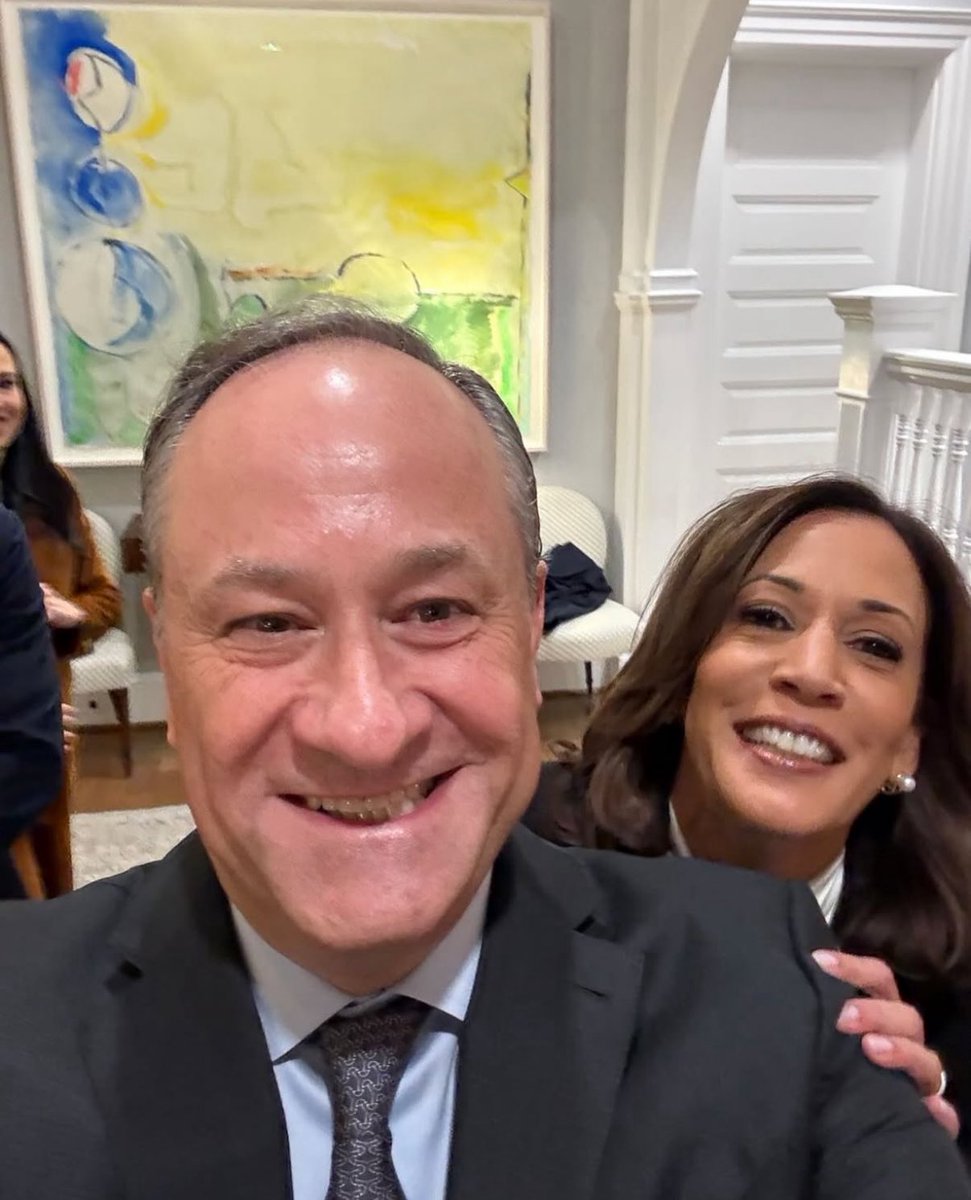 ATTYHARRIS's tweet image. the setup                             the selfie