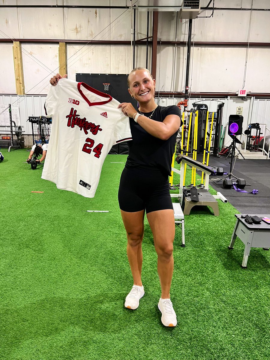 TopSpeedLLC's tweet image. New addition to #TeamTopSpeed college signee tshirt wall courtesy of Missouri State ⚽️’s @AddyRozycki 🤝
…and the college game jersey wall courtesy of Nebraska 🥎’s @ava_bredwell 🤝
