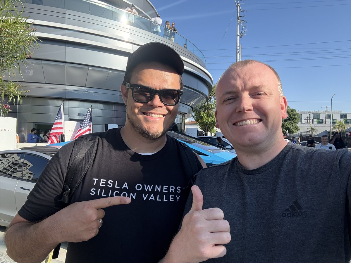 corbinwilliams's tweet image. Tesla Diner & Supercharger in Hollywood, CA
Open 24/7⚡️🍿🎞️🤖