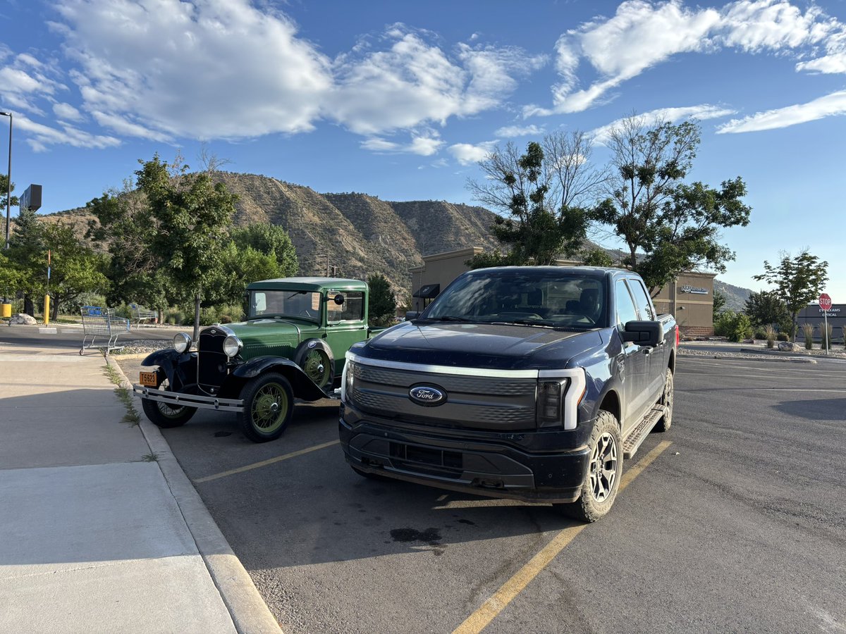 jaminwestby's tweet image. Past meet future
@Ford @FordTrucks @jimfarley98 @lAmLightning @Mattlinn01 @LightningMike23