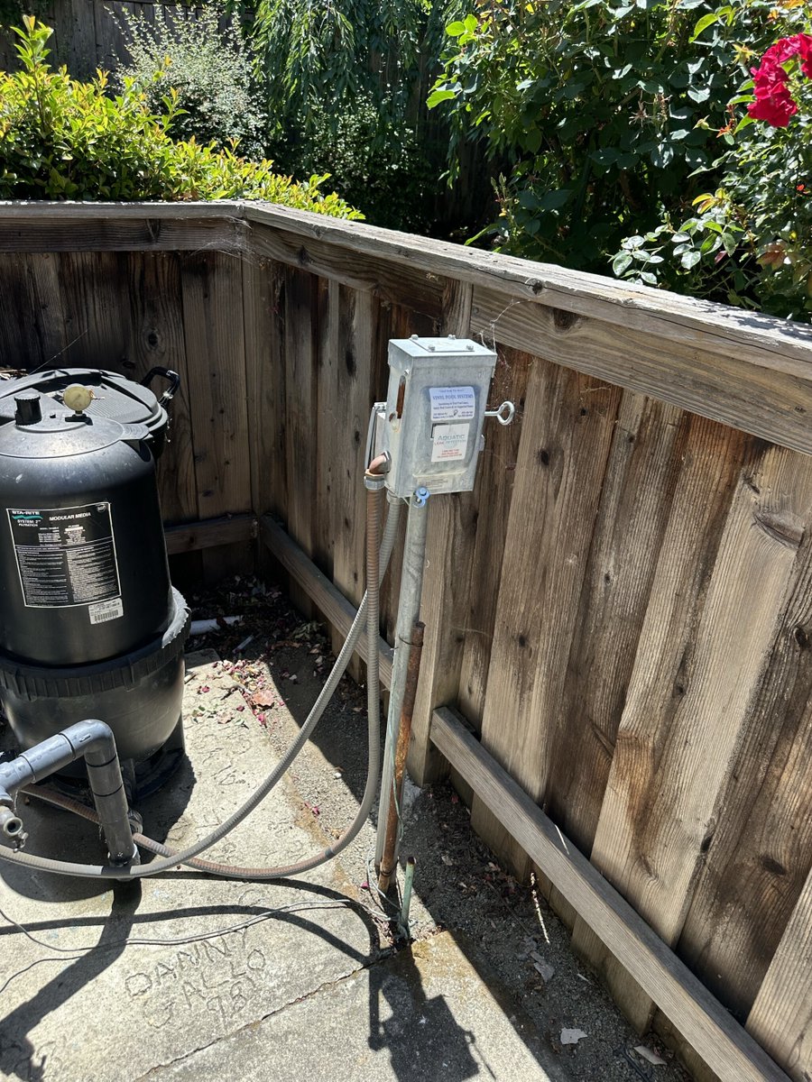 SkylightElecSvc's tweet photo. The customer requested a safety check for their pool setup. We ensured all equipment was grounded and GFCI-protected for a safe, worry-free swim for the whole family. https://t.co/JhY1SOLhnr