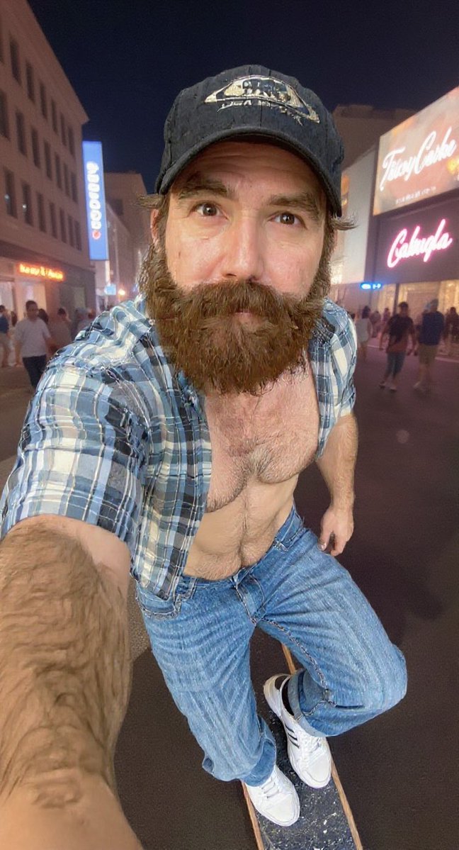 JeepersMedia's tweet image. 🔥Magical! NEW @pika_labs Ultra expressive lip synch which is a full expressive facial and body language model system! Groundbreaking!! 🔥
Generates 🔥 30 second clips! 🔥
This 30 second vid is 740, plus the source selfie I just took, (you can switch out the background…