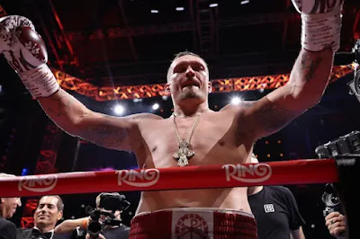 snboxing's tweet image. Usyk quickly realized that Saturday's Dubois rematch couldn't be won by cute ring generalship, angles and guile. Instead he was forced to go mano-a-mano with one of the biggest punchers in the heavyweight division.
And he was destructive.
My column:
saturdaynightboxing.com/2025/07/opinio…