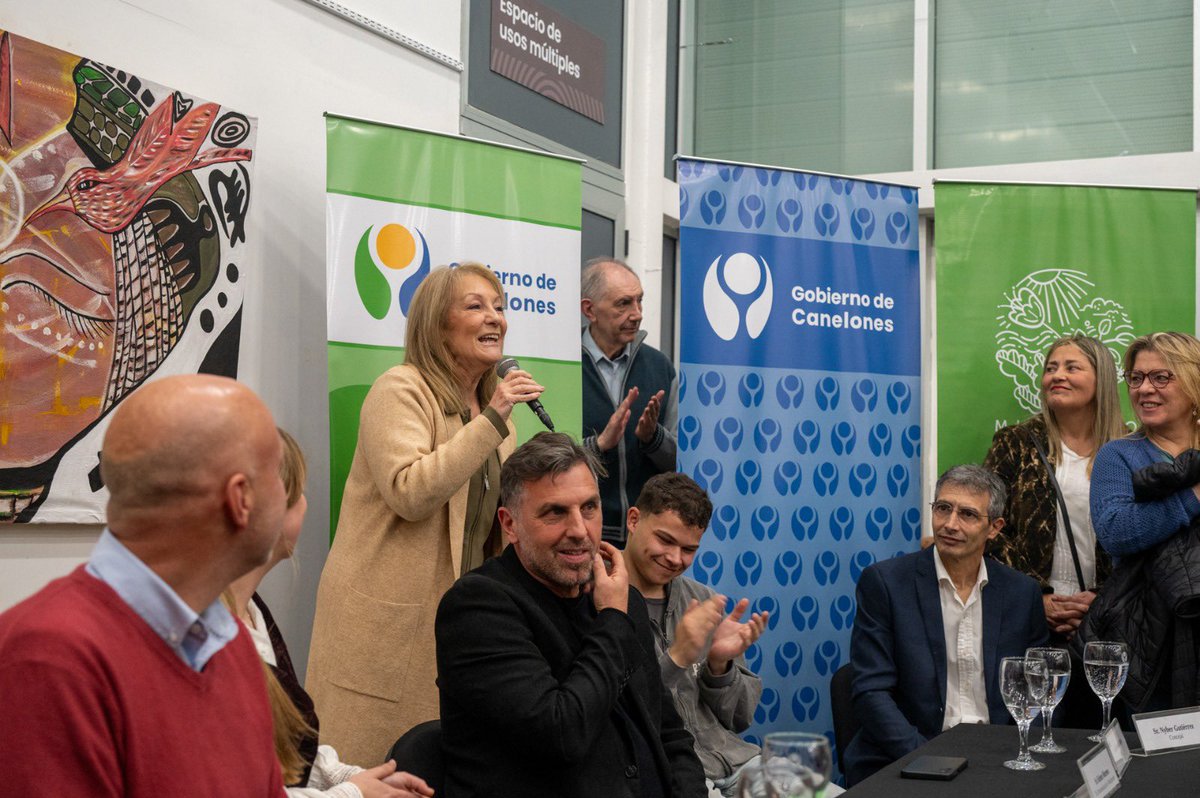 CosseCarolina's tweet image. Acompañamos la instalación del Concejo Municipal de Ciudad de la Costa para el período 2025–2030. La descentralización permite construir respuestas desde la cercanía. Los municipios son el primer espacio donde la ciudadanía encuentra escucha y soluciones a sus desafíos cotidianos…