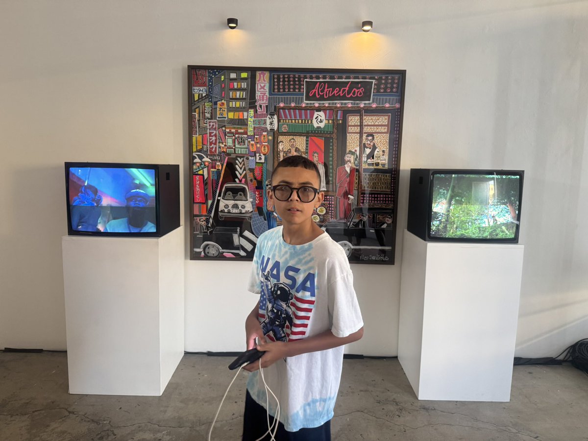 a__ir9's tweet photo. My son is the coolest kid https://t.co/iZzBvwMafP