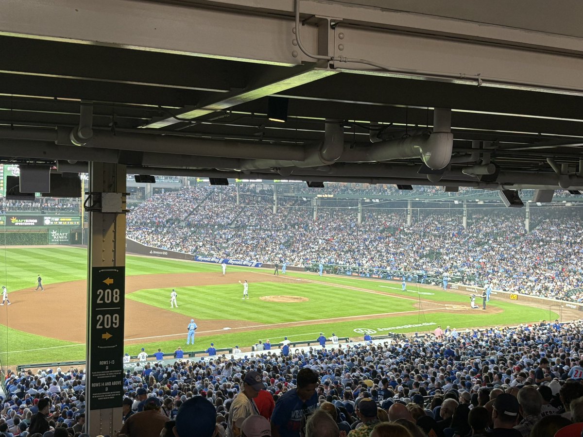 travisponton's tweet image. When you wrap up at @niketoc and the @Cubs are home, you gotta pay a visit to the iconic Wrigley Field ⚾️