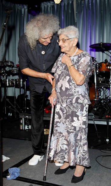 fredsladygodiva's tweet image. Bri with Freddie’s mom #Jer 🤍
#DrBrianMay #FreddieMercury