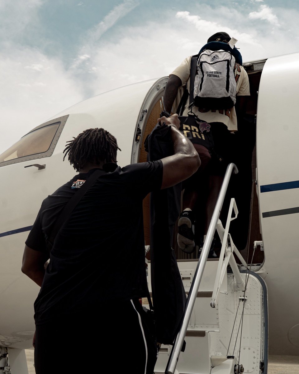 TXSTATEFOOTBALL's tweet image. Pulled up to NOLA โ๏ธ
Thank you Jim West, for making sure we arrive in style!
๐บTune in tomorrow
at 11am CST on ESPN+
#EatEmUp