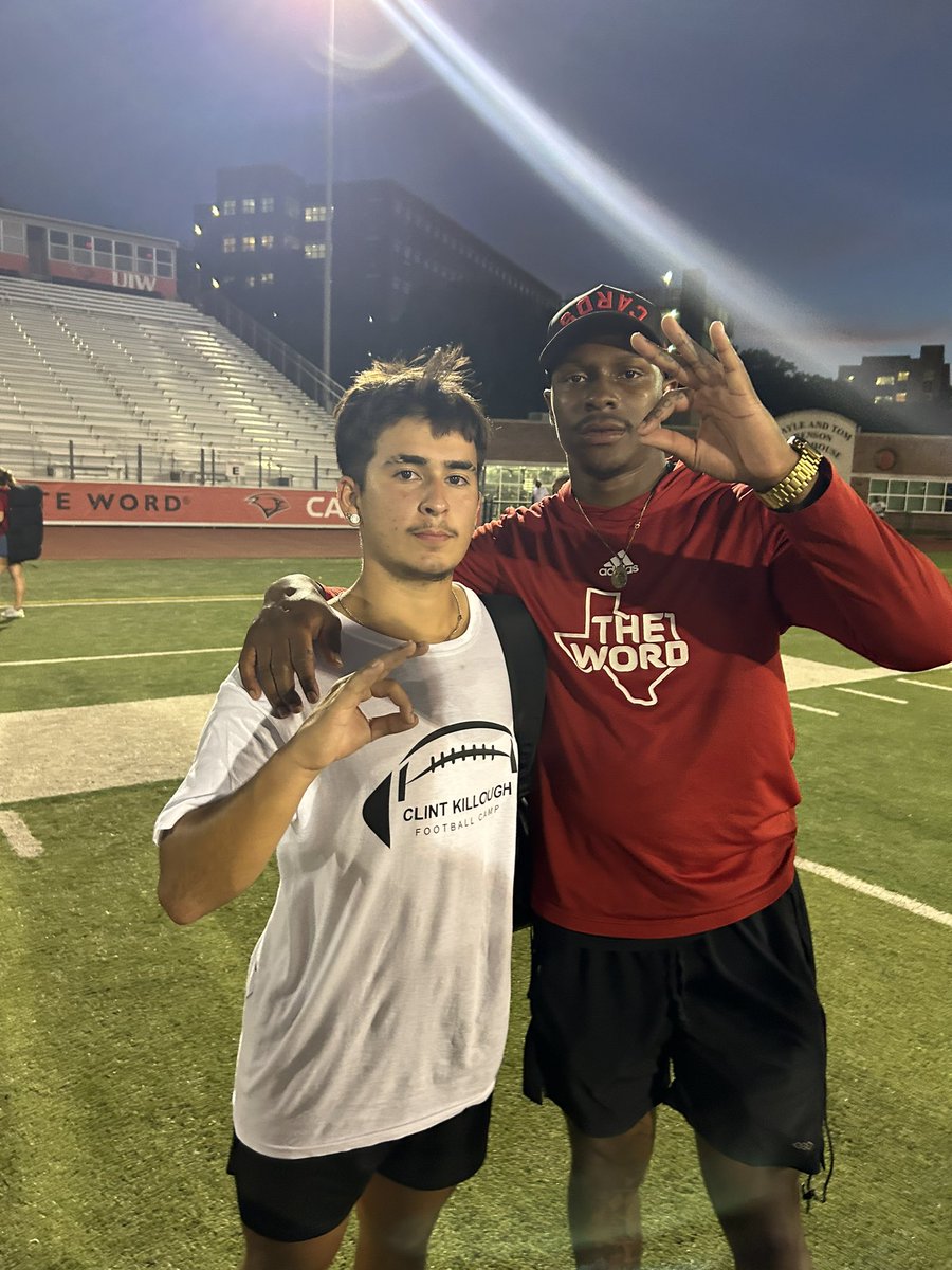 zachariahn04's tweet image. Thank you for the great talk and advice @coachwhiteDP hope to keep building our connection coming in to the season and after!! Hope to come visit back soon!! @UIWFootball @UIW_Duran @CoachTSpragg @Coach_Killough @_CoachOlson @CoachScifers @Coach_Meyer27
