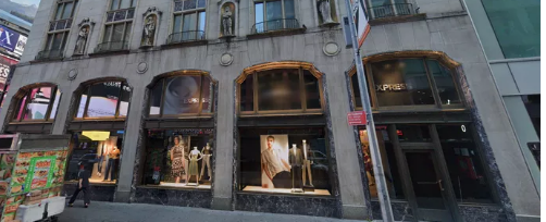 FCNightingale's tweet image. An affiliate of SL Green and Wharton acquired the loan tied to 1552 Broadway and the retail portion of 1560 Broadway in New York City for 29% of the outstanding amount.
United Overseas Bank originated the mortgage in 2017.
Paid $63M to buy the debt, which had ballooned to…