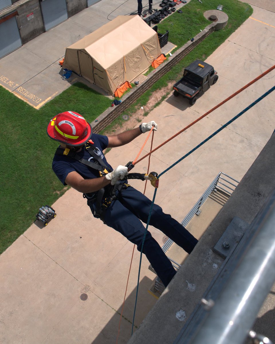 ffxfirerescue's tweet image. Today Recruit Class 166 got their 1st taste of Technical Rescue training, introducing skills needed to be part of #FCFRD Technical Rescue Operations Team. This training fulfills recruit requirements & highlights the capabilities of our Rescue Squads & Urban Search & Rescue team.