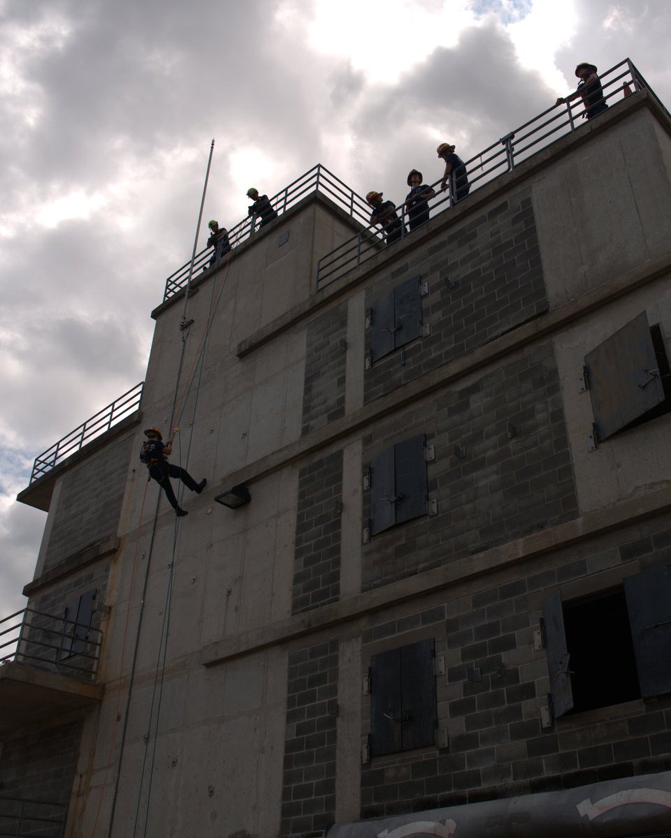 ffxfirerescue's tweet image. Today Recruit Class 166 got their 1st taste of Technical Rescue training, introducing skills needed to be part of #FCFRD Technical Rescue Operations Team. This training fulfills recruit requirements & highlights the capabilities of our Rescue Squads & Urban Search & Rescue team.