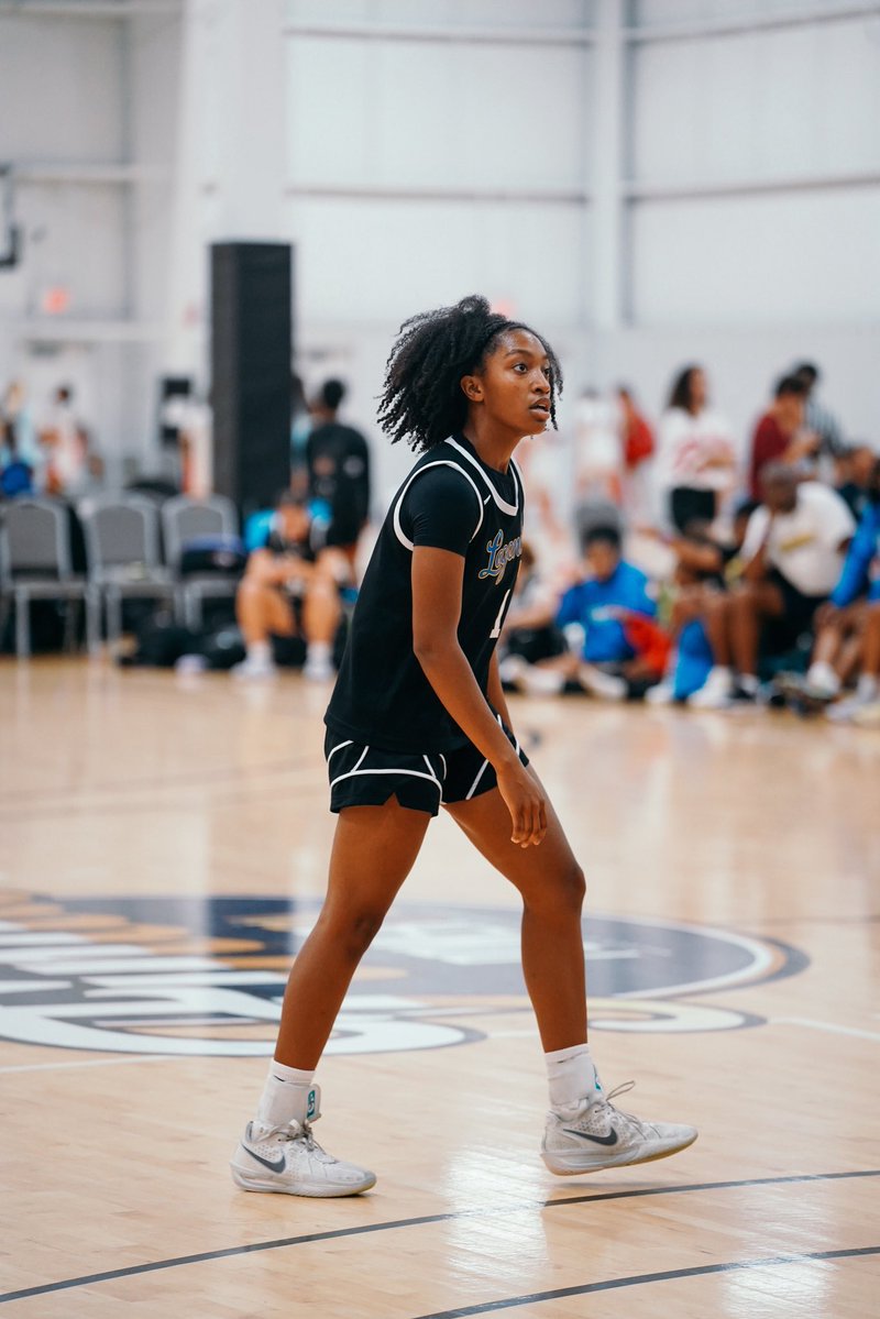AleeahWells5's tweet image. What a way to end the season!! I’m so proud of this team and I had so much fun this year! Thank you @Legends_Bball family for making this an amazing season!💙💛#BTA @BryceMcKey