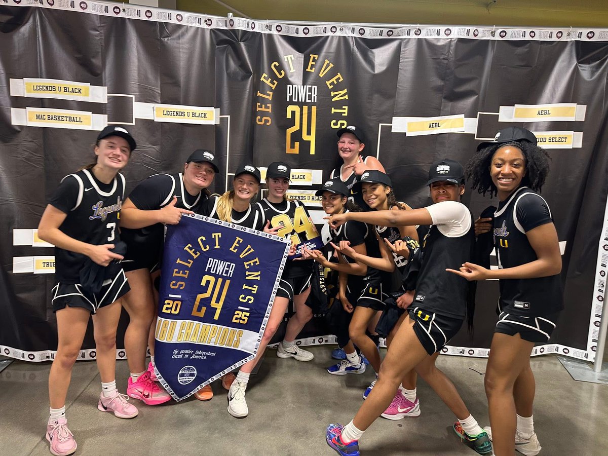 AleeahWells5's tweet image. What a way to end the season!! I’m so proud of this team and I had so much fun this year! Thank you @Legends_Bball family for making this an amazing season!💙💛#BTA @BryceMcKey
