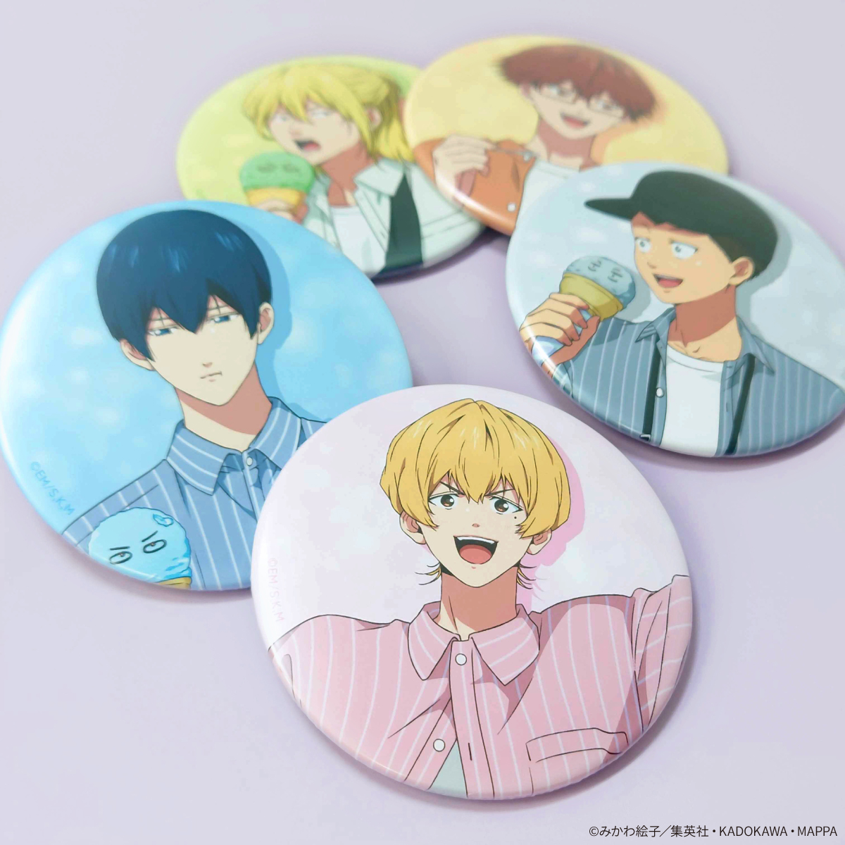 mixxgarden's tweet image. TVアニメ『忘却バッテリー』×mixx garden
🌞 Summer ICE CREAM Cafe🍧
〘グッズ紹介〙
✨トレーディングBIGマット缶バッジ✨
存在感抜群の大きな缶バッジです😲
🔻コラボ詳細
mixxgarden.com/event/boukyaku…
🔻グッズ通販
eimo.jp/page/343
#忘却バッテリー #ミクガ