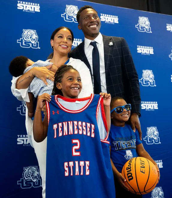 HBCUSports1's tweet image. Tennessee State Men's Head Basketball Coach Nolan Smith and his family following introductory press conference
📷Nicole Hester
