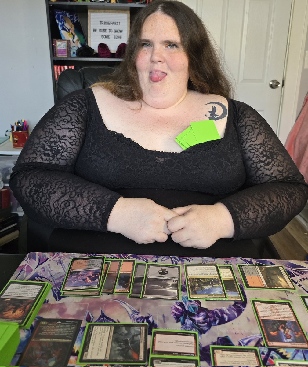 trixiefae_21's tweet photo. Here's a  sneak peak at a nerdy set that's on its way! Check out ny free page https://t.co/eOqNUqVYsN https://t.co/yX4dxsyyHk