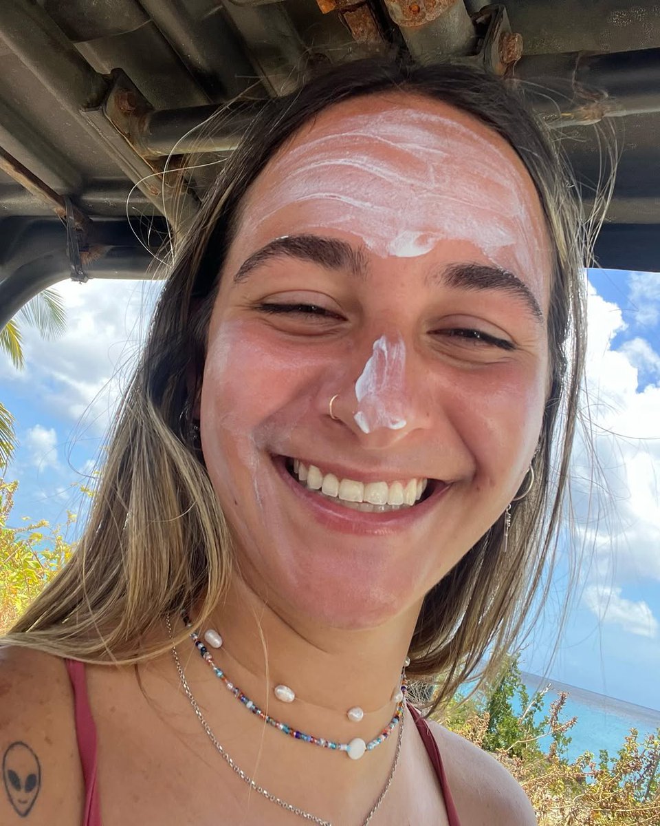 Toni_Airaksinen's tweet image. Sapir Blimes, 24, was raised just outside Tel Aviv
When Hamas invaded on October 7, she fled in a car and quickly texted their parents
4 days later, Sapir’s body was found. She is survived by parents & brother. She loved the beach, & sunscreen too! May her memory be bright☀️