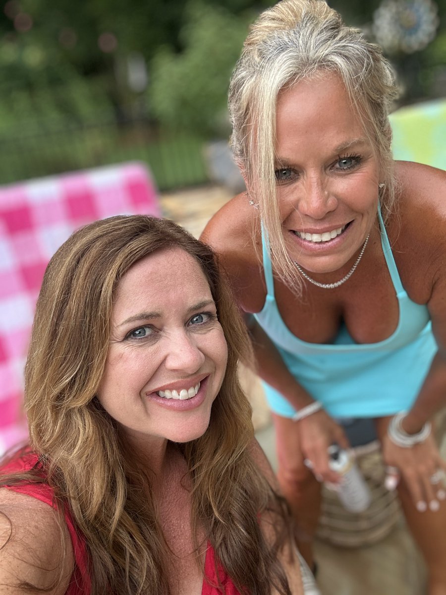 KandissTaylor's tweet image. Sweet sweet summertime ☀️
Spent time with one of my favorite humans today! My cousin, Lisa ❤️