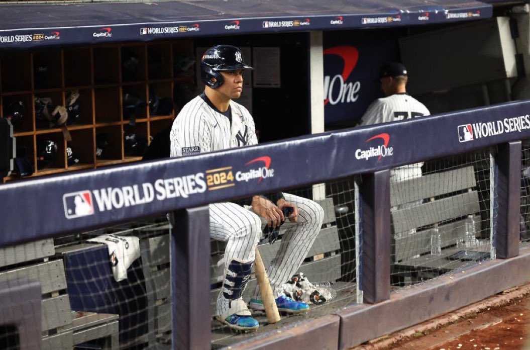 theyanksonly's tweet image. The Yankees are 1-10 in their last 11 games against the Blue Jays and Red Sox. Unacceptable.
