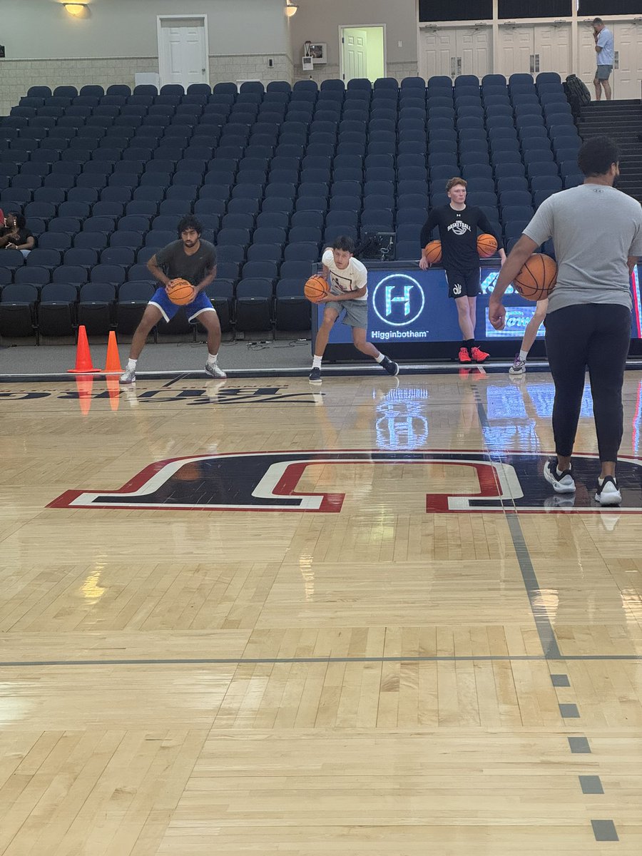 Zavian Willis (@zavianwillis) on Twitter photo Put in some work <a href="/DBUBasketball/">DBU Basketball</a> camp today!
<a href="/CoachFlickner/">Blake Flickner</a> @CoachYoungDBU <a href="/CoachGlenney/">Ryan Glenney</a> <a href="/Runnin_Lions/">Runnin Lions</a> Put in some work <a href="/DBUBasketball/">DBU Basketball</a> camp today!
<a href="/CoachFlickner/">Blake Flickner</a> @CoachYoungDBU <a href="/CoachGlenney/">Ryan Glenney</a> <a href="/Runnin_Lions/">Runnin Lions</a>