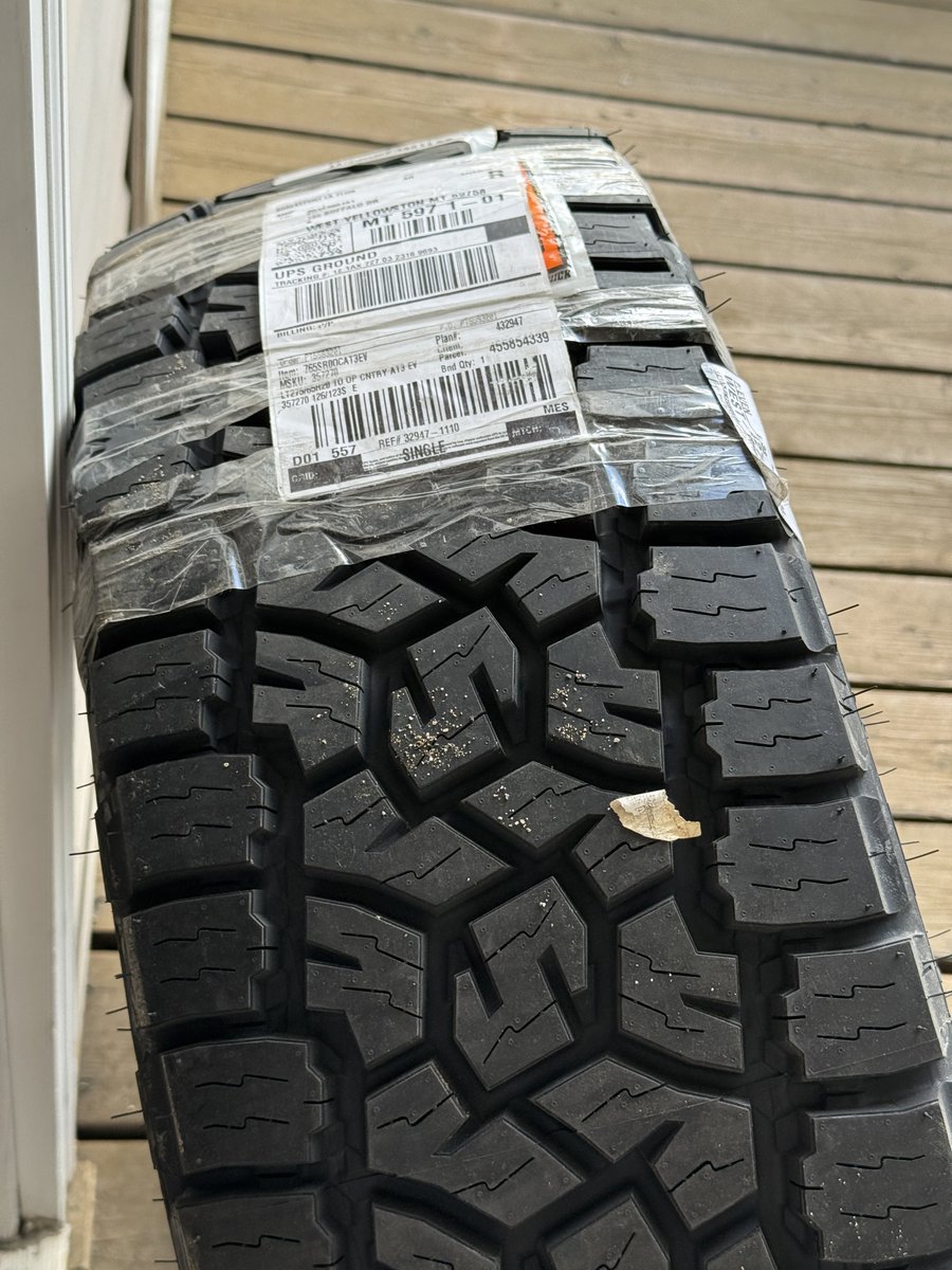 trentsizemore's tweet image. Ordered a full size wheel and tire to use as a spare, but my 4 current ones have some wear. How much tread difference is acceptable on Cybertruck? New tire is 16/32” and the current ones are 12-13/32”. Can I rotate the tire in still, or should I have the new tire shaved to match,…