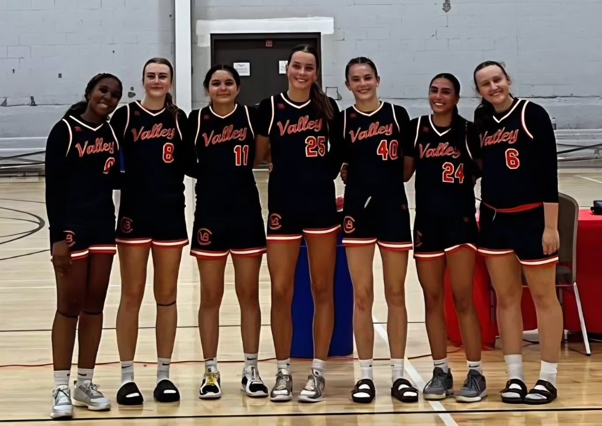 Brooke Nowak (@brooke_bball25) on Twitter photo Final stats for The Finale S40 <a href="/SelectEventsBB/">Select Events Basketball</a>
>>6 games<<
17.8ppg | 22-for-45 3pt (48.9%) 🔥
8.3rpg | 2.2spg | 1.5apg
THANK YOU SO MUCH to the coaches who came to watch me the last 3 years! I look forward to the next chapter of this crazy journey!
More to come in thread! ⬇️ Final stats for The Finale S40 <a href="/SelectEventsBB/">Select Events Basketball</a>
>>6 games<<
17.8ppg | 22-for-45 3pt (48.9%) 🔥
8.3rpg | 2.2spg | 1.5apg
THANK YOU SO MUCH to the coaches who came to watch me the last 3 years! I look forward to the next chapter of this crazy journey!
More to come in thread! ⬇️