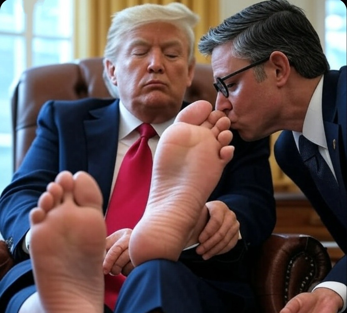 TheRealThelmaJ1's tweet image. "Keep going Mike, I want you to kiss my cankle you little b*tch"