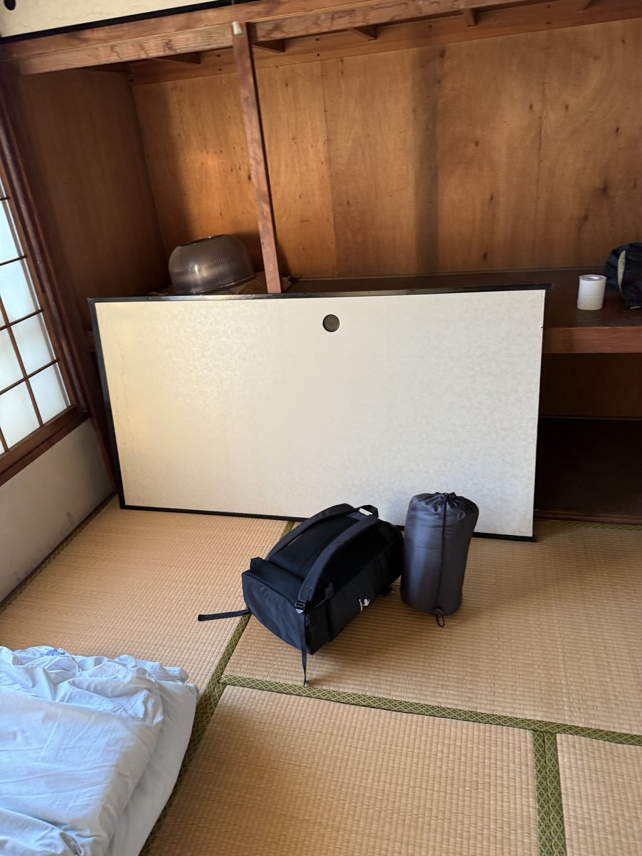 名古屋支店ついけどエアコンなし扇風機なし
暑すぎやろうがい