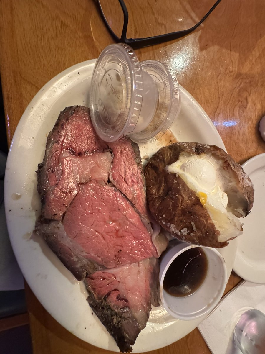 TParaclete's tweet image. Just finished dinner. Spoiling WP and I forgot to get a shot of the cake. But it was really good. Had a friend give us a gift card for Texas Road house. 😋🤤👊🏻
