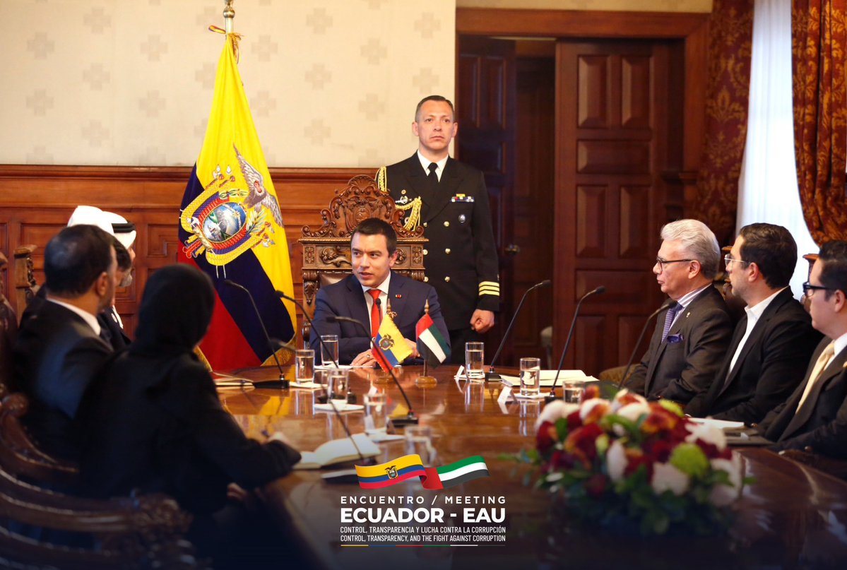 Cancillería del Ecuador 🇪🇨 (@cancilleriaec) on Twitter photo El canciller (s) Carlos Játiva acompañó al presidente <a href="/DanielNoboaOk/">Daniel Noboa Azin</a> en una reunión con Su Excelencia Humaid Obaid Khalifa Obaid Abushibs, presidente de la Autoridad de Responsabilidad de los Emiratos Árabes Unidos. El canciller (s) Carlos Játiva acompañó al presidente <a href="/DanielNoboaOk/">Daniel Noboa Azin</a> en una reunión con Su Excelencia Humaid Obaid Khalifa Obaid Abushibs, presidente de la Autoridad de Responsabilidad de los Emiratos Árabes Unidos.