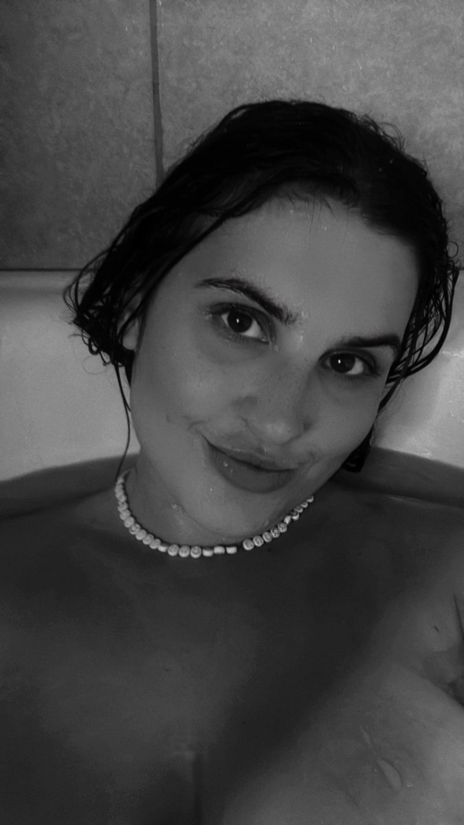 TazzyZap's tweet image. Hot bath in this cold rainy day in #Adelaide just sounded like a good idea. Would&apos;ve preferred warm hugs but for now I&apos;ll settle with this 🛁♨️