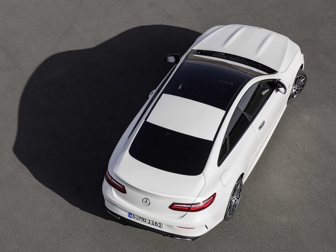 carsensor's tweet image. 【コスパの良さが光る🌟3代目 メルセデス・ベンツ Eクラスクーペ】
新車時価格は約800万~1000万円超級の車だった3代目Eクラスクーペ✨
なんと、この1年間で中古車平均価格が大きくダウンし、総額200万円台で狙える物件も流通するように!👀❕
キニナル!と思ったら、ぜひ♥️ハートおねがいします!…