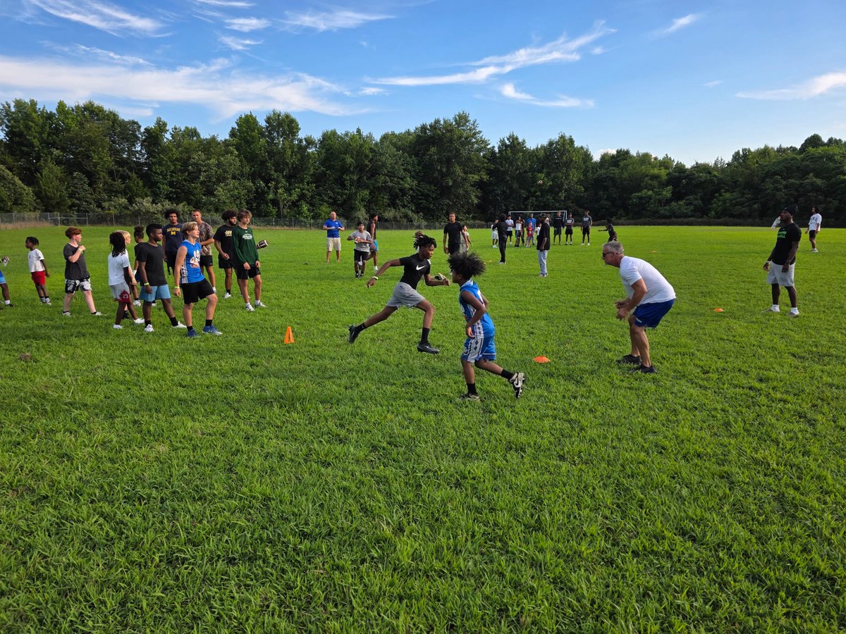 Riverbend Football (@rhsbears_fb) on Twitter photo Our program had the opportunity to give back to our youth football organization tonight! <a href="/spotsycougars/">Cougar Nation</a> had a great turnout at their Summer Football Camp! THANK YOU for the opportunity to give back to an organization where a lot of our athletes began their football careers! Our program had the opportunity to give back to our youth football organization tonight! <a href="/spotsycougars/">Cougar Nation</a> had a great turnout at their Summer Football Camp! THANK YOU for the opportunity to give back to an organization where a lot of our athletes began their football careers!
