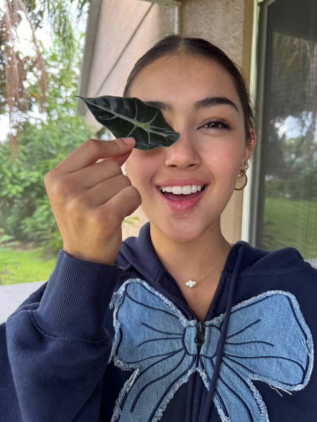 Did you know you can make clothes out of leaves? I did!! 😅 I also posted new pics tonight!! 📸🔥 kylinmilan.net