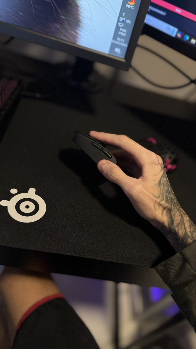 flinstonssz's tweet photo. First day with the Pulsar LAB X2F Gaming Mouse — perfect feel, lightweight and very precise. Easy to make adjustments, probably the best mouse I've tested this year. https://t.co/6ZVV0dXo2N