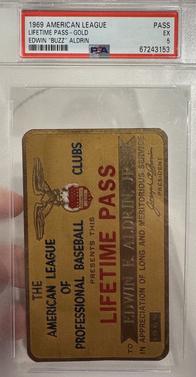darrenrovell's tweet image. Some of my moon collection:
1. Buzz Aldrin’s gold pass to get him and a +1 into any NL game of his choice from 1969 on.
2. Buzz Aldrin’s gold pass to get him into any AL game of his choice from 1969 on.
3. Only known existing pass to get into the moon materials receiving lab.