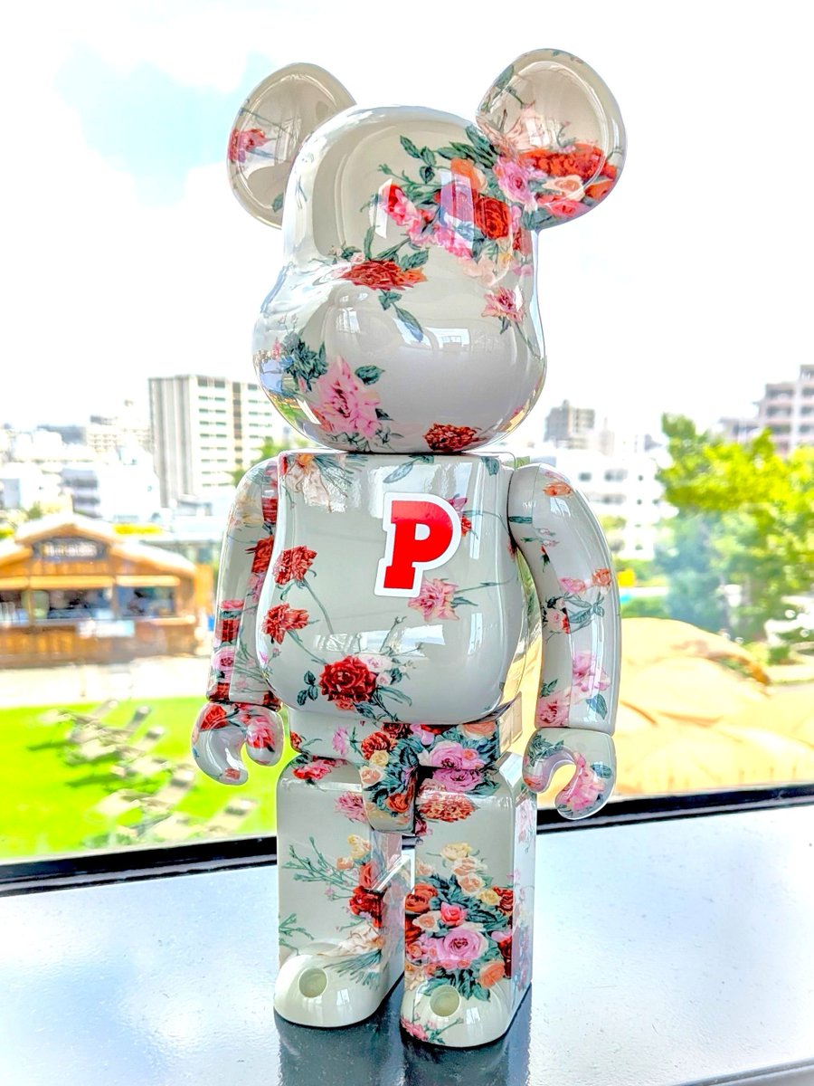 MEDICOM_TOY's tweet image. 【Today's SOLAMACHI】
「BE@RBRICK PINK HOUSE 400%」が発売中です。アンティークホワイトのボディにPINK HOUSEのブランドをイメージした花柄を全体にあしらっており、インテリアとしても素敵に映える一体です。
#medicomtoy #メディコムトイ #bearbrick #ベアブリック #PINKHOUSE #ピンクハウス