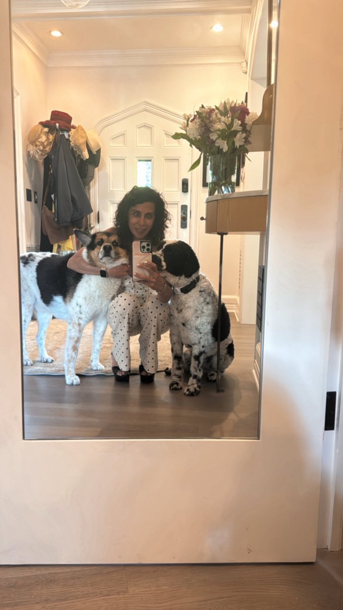 DrMarthaGulati's tweet image. At some point, you start looking like you dogs or they start looking like you….
Not sure which, but I love them!
#polkadots #blackandwhite #dogsofX #dogsoftwitter #BinkleyLove #CocoLoco
@HeartOTXHeartMD @DBelardoMD