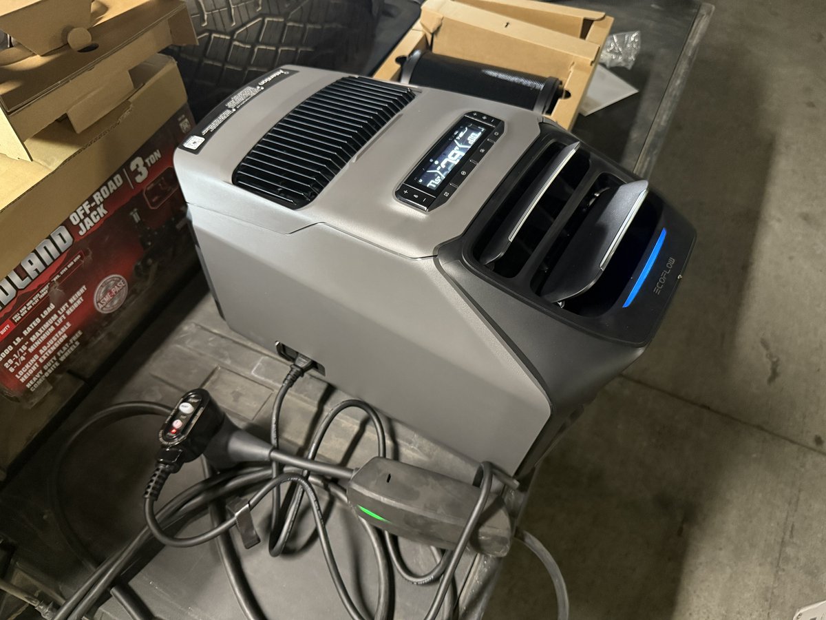 DavidMoss253's tweet image. Got my Tesla PowerShare adapter in the mail while I was gone & can confirm it works too