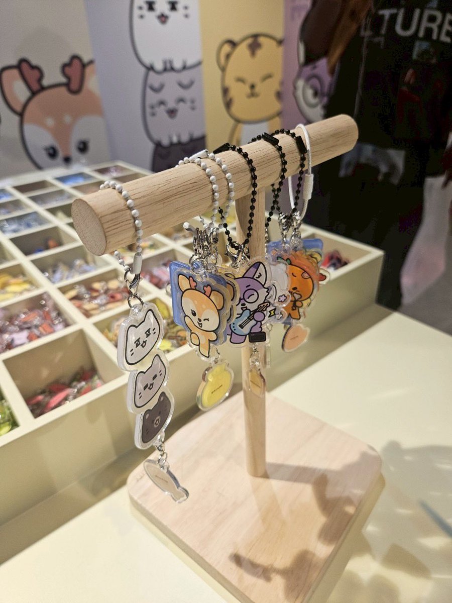 Waterlily555_'s tweet image. SEVENTEEN Official Character POP-UP in BANGKOK 🇹🇭💎
タイ・バンコクでのPOP-UPストア
グッズ販売中です😊
ご興味ある方はLINEまで🙏
連絡先はプロフからご確認頂けます。
#SEVENTEEN #세븐틴
#MINITEEN #미니틴
#セブチ #CARAT