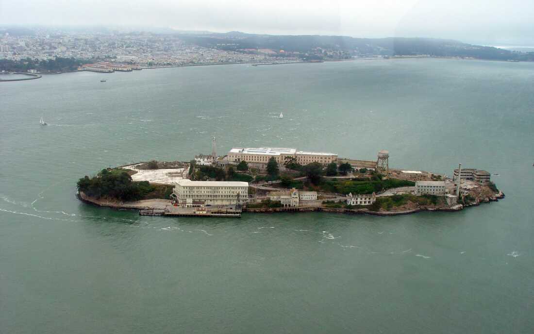AFpost's tweet image. Trump’s plan to reopen Alcatraz as a maximum-security prison could cost up to $2 billion.
Follow: @AFpost