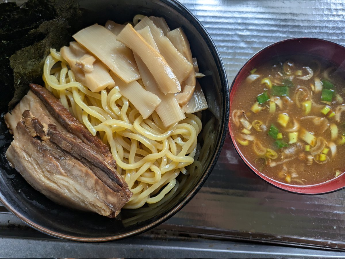 PRATT__Bi's tweet image. 菊水 北海道
@Kikusui_ramen
生中華めん　つけ麺専用太麺 

うむ😋