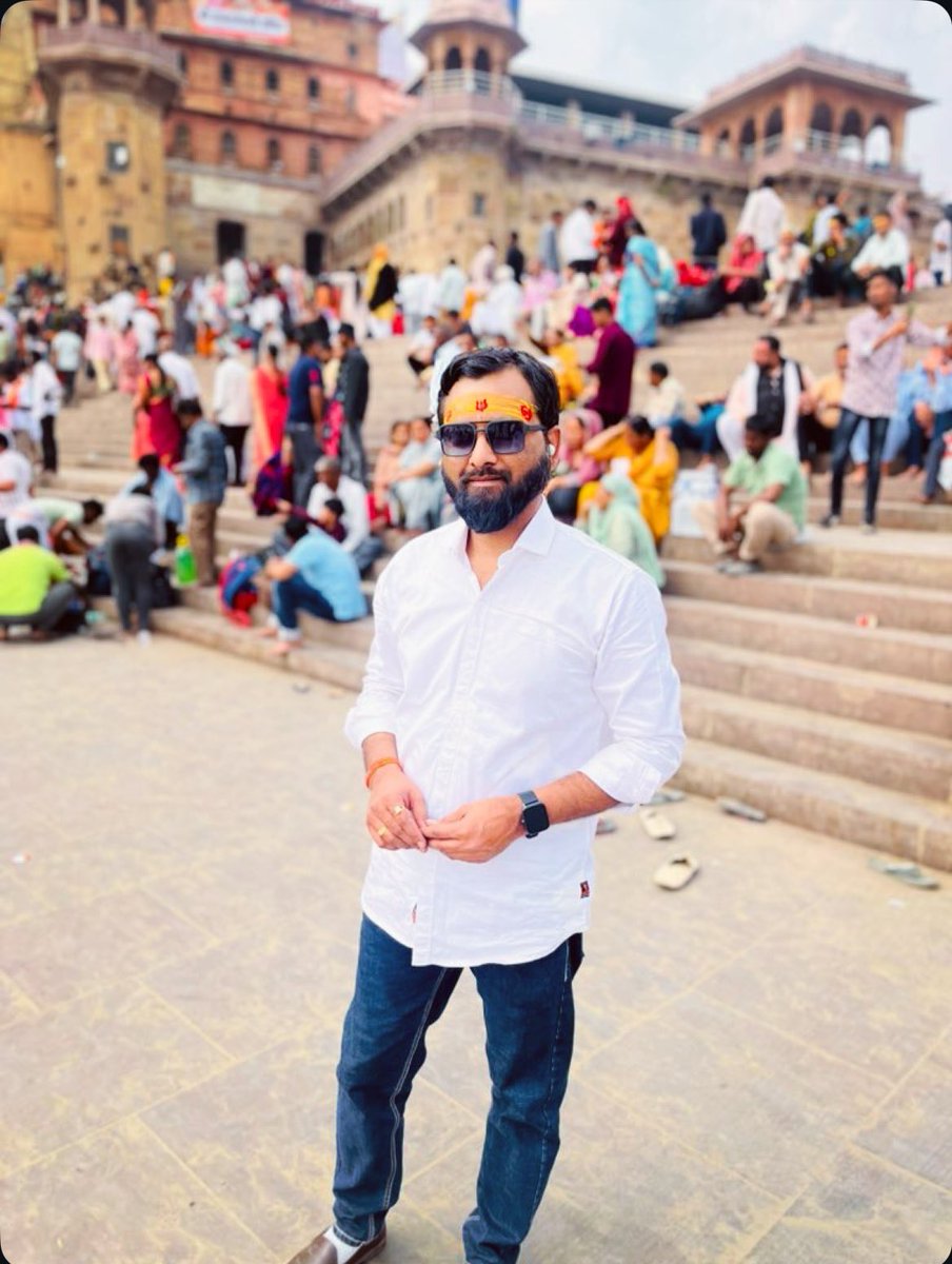 है गंगद्वार.... मुक्तिद्वार... ओंकार तू 

आये शरण तिहारी प्रभु ... तार तार तू 

त्राहिमाम शरणागतम विश्वनाथ 

हर हर महादेव