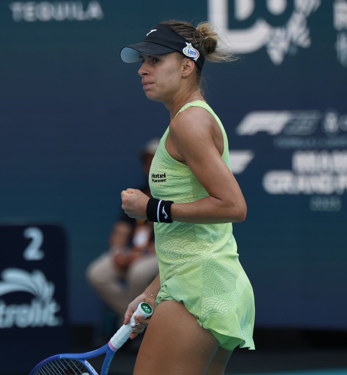 Magda Linette wygrywa pierwszy mecz w Waszyngtonie! 💪🏻

Świetny serwis, dużo asów i winnerów, oraz rewanż i wygrana z Collins 7:5 6:4. Rozstawiona z nr 8 Polka melduje się w 2. rundzie!

Gratulacje i trzymamy kciuki za kolejne mecze <a href="/MagdaLinette/">Magda Linette</a> 😎🫶🏻