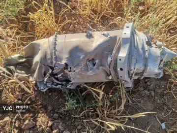 IRIran_Military's tweet image. Wreckage of several Tomahawk cruise missiles launched by American terrorists at our nuclear facilities, intercepted and destroyed by our air defense forces.
